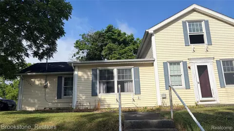 11605 Liberty St, Vienna, MI 48420