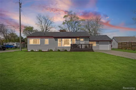 34585 Koch Ave, Sterling Heights, MI 48310