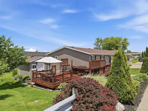 9695 Bloomsbury Cir, Northville, MI 48167