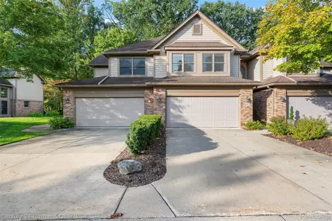 5237 Royal Vale Ln, Dearborn, MI 48126