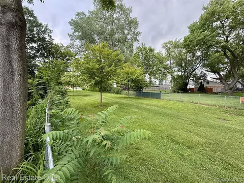 Exterior - 865 Grant Ave, Clawson, MI 48017 photo 11 of 11