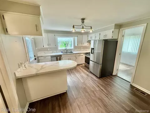 Kitchen - 865 Grant Ave, Clawson, MI 48017 photo 1 of 5