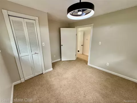 Bedroom - 865 Grant Ave, Clawson, MI 48017 photo 7 of 10