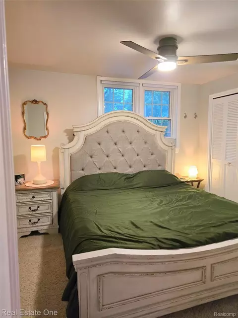 Bedroom - 865 Grant Ave, Clawson, MI 48017 photo 4 of 10