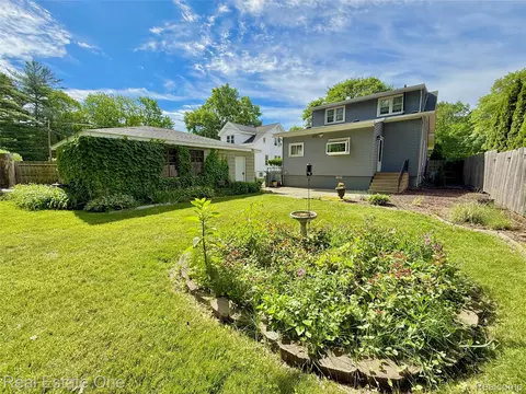 Exterior - 865 Grant Ave, Clawson, MI 48017 photo 5 of 11