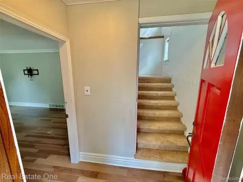 Entry Way - 865 Grant Ave, Clawson, MI 48017 photo 1 of 7