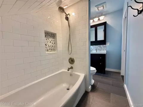Bath - 865 Grant Ave, Clawson, MI 48017 photo 4 of 4