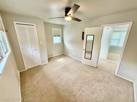 Bedroom - 865 Grant Ave, Clawson, MI 48017 photo 5 of 10