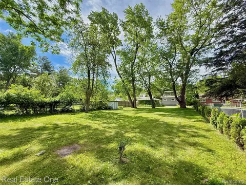 Exterior - 865 Grant Ave, Clawson, MI 48017 photo 10 of 11