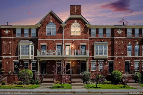 3267 Camden Dr, Troy, MI 48084
