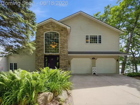 14478 Bouchner Dr, Argentine, MI 48451