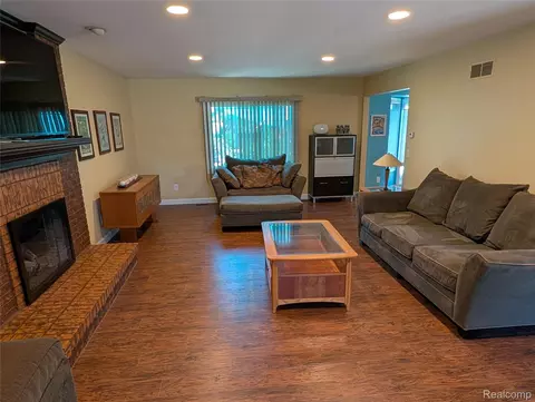 Living - 16883 Kenneth Dr, Macomb, MI 48044 photo 3 of 4