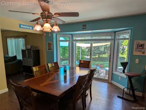 16883 Kenneth Dr, Macomb, MI 48044 photo 5