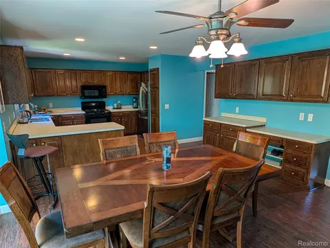 Kitchen - 16883 Kenneth Dr, Macomb, MI 48044 photo 4 of 4