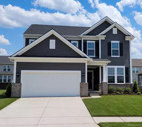 693 Gretchen Ln, Saline, MI 48176