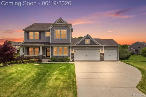 217 Shinnecock Dr, Brighton, MI 48114
