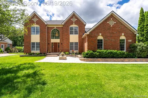 25035 Samoset Ct, Novi, MI 48374