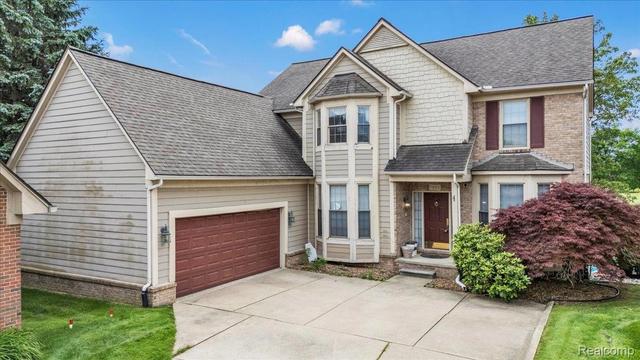 7882 Glacier Club Dr, Washington, MI 48094