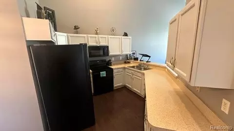 Kitchen - 32400 Gateway Dr #3, Romulus, MI 48174 photo 2 of 2
