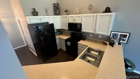Kitchen - 32400 Gateway Dr #3, Romulus, MI 48174 photo 1 of 2