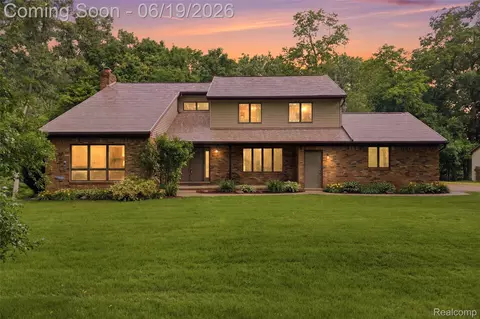 68345 Romeo Plank Rd, Ray, MI 48096
