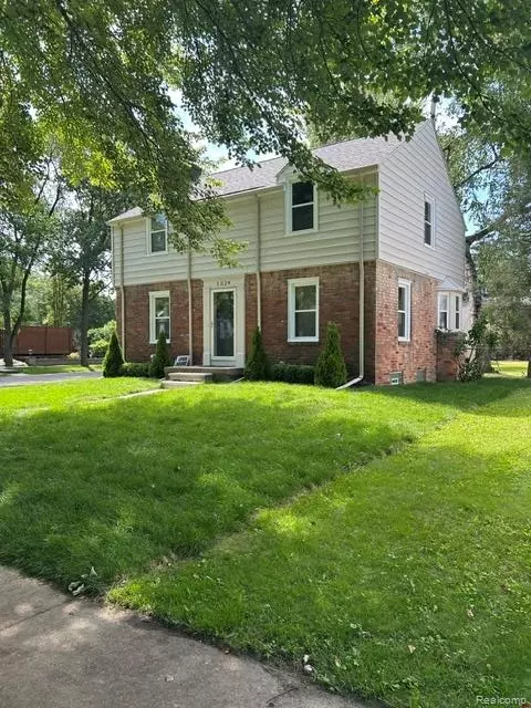 1124 E 5th St, Royal Oak, MI 48067