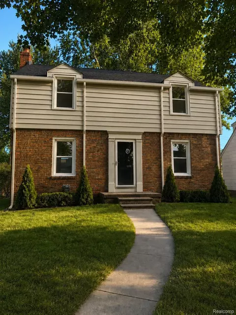 1124 E 5th St, Royal Oak, MI 48067