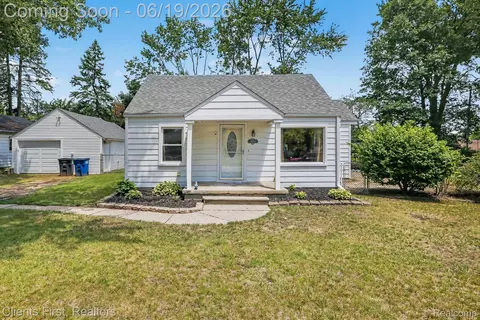 34728 Pardo St, Westland, MI 48185