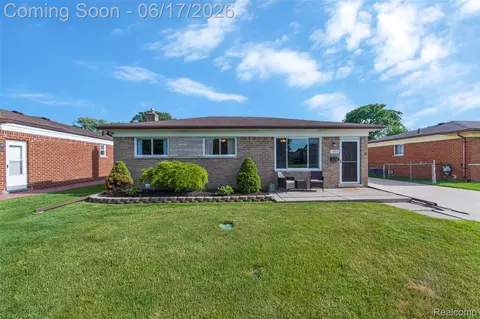 14914 Jenny Dr, Warren, MI 48088