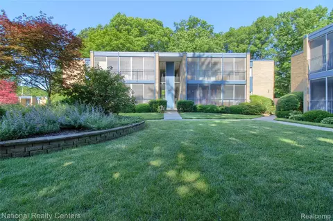 16547 Middlebelt Rd #6, Livonia, MI 48154