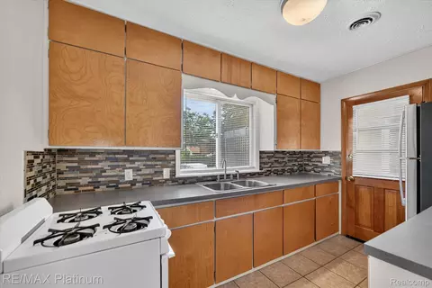 Kitchen - 501 Kaiser Rd, Unadilla, MI 48137 photo 1 of 4