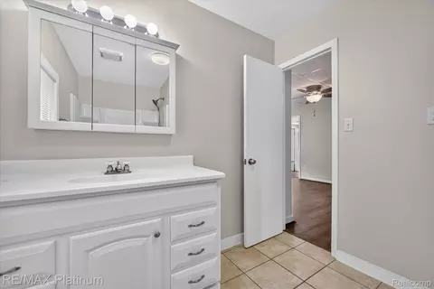 Bath - 501 Kaiser Rd, Unadilla, MI 48137 photo 1 of 2