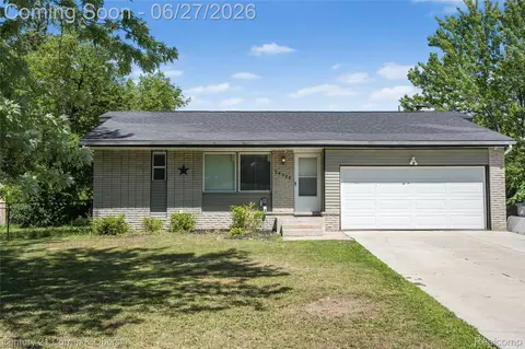 28906 Lorikay St, Farmington Hills, MI 48334
