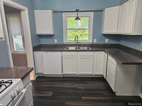 Kitchen - 1260 Gilbert St, Flint, MI 48532 photo 4 of 4
