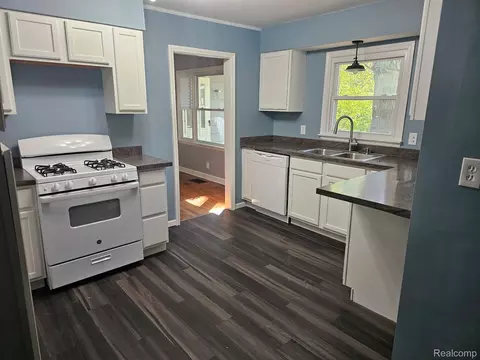 Kitchen - 1260 Gilbert St, Flint, MI 48532 photo 2 of 4