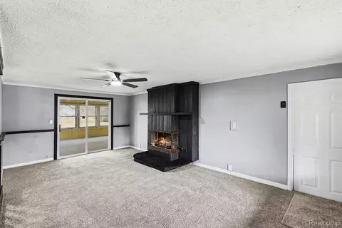 Living - 1260 Gilbert St, Flint, MI 48532 photo 3 of 4