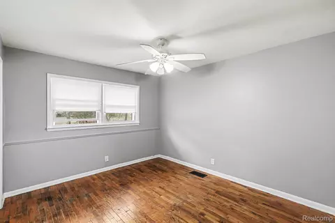Bedroom - 1260 Gilbert St, Flint, MI 48532 photo 1 of 8