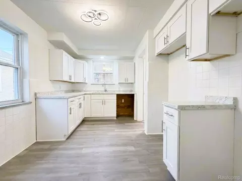 Kitchen - 8573 E Outer Dr, Detroit, MI 48213 photo 1 of 4