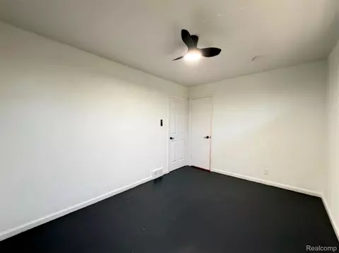Bedroom - 8573 E Outer Dr, Detroit, MI 48213 photo 3 of 8