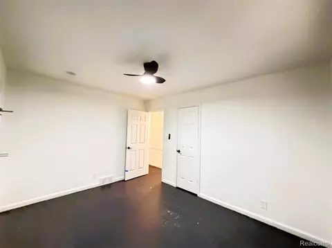 Bedroom - 8573 E Outer Dr, Detroit, MI 48213 photo 1 of 8