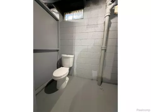 Bath - 8573 E Outer Dr, Detroit, MI 48213 photo 4 of 4