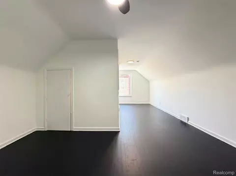 Bedroom - 8573 E Outer Dr, Detroit, MI 48213 photo 5 of 8