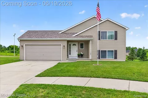 1180 Cimmaron Ct, Davison, MI 48423