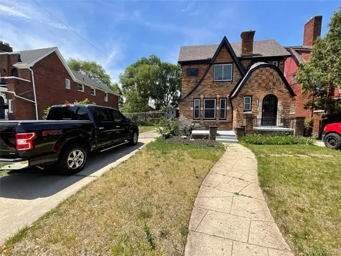 17165 Wisconsin St, Detroit, MI 48221