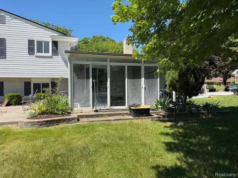 Exterior - 6366 Walker Dr, Troy, MI 48085 photo 3 of 6
