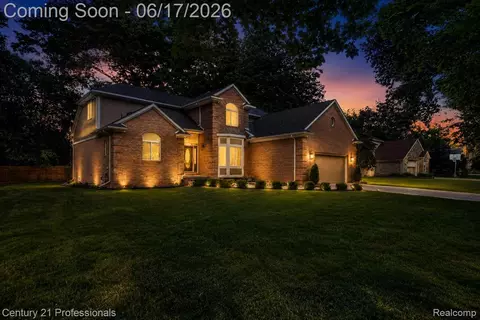 1655 Cardinal Rdg, West Bloomfield, MI 48324