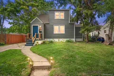 136 W Elza Ave, Hazel Park, MI 48030