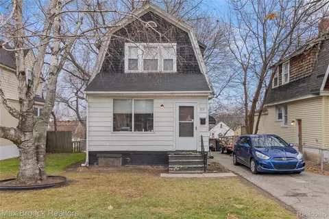 113 Kemp St, Pontiac, MI 48342