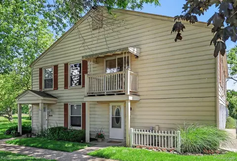2648 Wildwood Ct, Orion, MI 48360