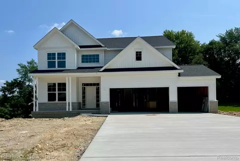 2100 Crested Butte Dr, White Lake, MI 48383